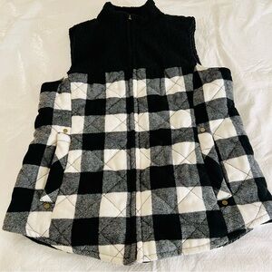 Women’s Maurices Fleece Plaid Cold Weather Quilted Vest Size: Medium Cabin Core
